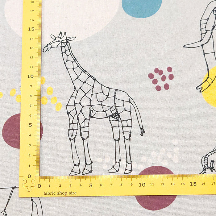 + HAyU fabric ハユ African animals キャンバス 生地 綿80％ 麻20％ 110cm幅