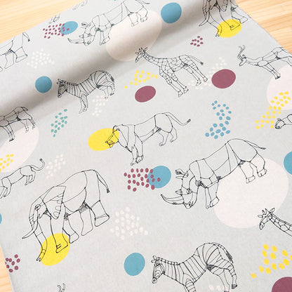 + HAyU fabric ハユ African animals キャンバス 生地 綿80％ 麻20％ 110cm幅